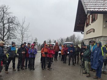 Martinov pohod Lisec-Šmaver-Lisec ob naletavanju snežink