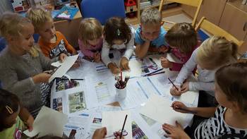 PRAVLJIČNA URA V OBČINSKI KNJIŽNICI TABOR