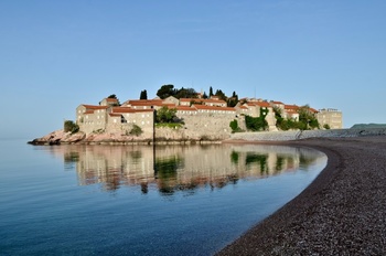 S KNJIŽNICO PO SVETU: POT PO BIVŠI JUGI