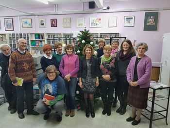 HUMOR JE RESNA STVAR – smeh študijsko bralnega kluba v decembru (sodelovanje Medobčinske splošne knjižnice Žalec in UPI Ljudske univerze Žalec) HUMOR JE RESNA STVAR – smeh študijsko bralnega kluba v decembru (sodelovanje Medobčinske splošne knjižnice Žalec in UPI Ljudske univerze Žalec)