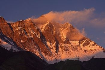 S KNJIŽNICO PO SVETU: PO HIMALAJSKIH POTEH IN BREZPOTJIH