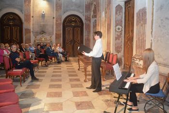 Fanny Haussmann: dokument in privid njene podobe