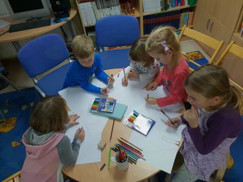 Pravljična urica v Občinski knjižnici Tabor