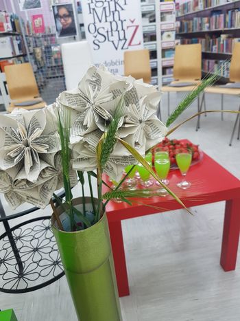 ŽENSKA, KI PIŠE. Ženska, ki živi od besed. DESA MUCK. Zadnje študijsko bralno druženje Ženska ruta v sodelovanju Medobčinske splošne knjižnice Žalec in UPI Ljudske univerze Žalec