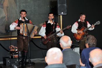 KO SPREGOVORI SRCE, ZMORE GLAVA, ZMOREJO ROKE