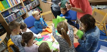 Pravljična ura v Občinski knjižnici Tabor