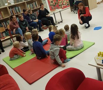 Novembrsko druženje s pravljico v Občinski knjižnici Braslovče Novembrsko druženje s pravljico v Občinski knjižnici Braslovče