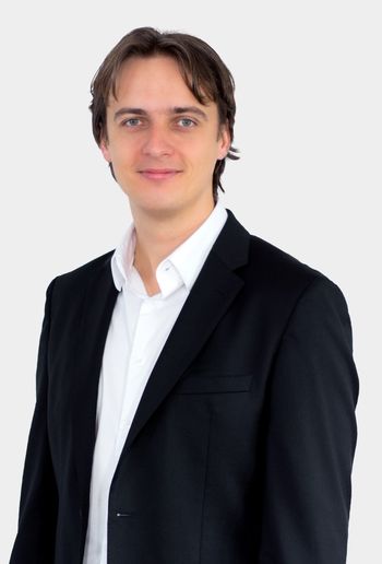 POUČNO V KNJIŽNICI: KAJ V OTROŠTVU ZASADI SEME ZASVOJENOSTI IN KAKO TO PREPREČITI?