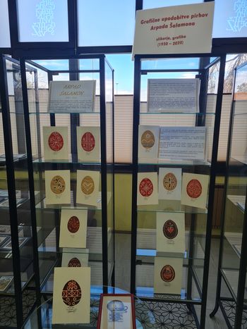 Razstava grafičnih upodobitev pirhov Arpada Šalamona v žalski knjižnici