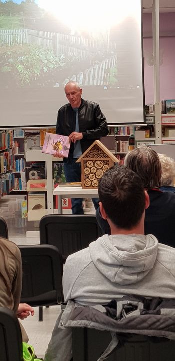 Strokovno predavanje: Ivan Esenko o čebelah in okolju Strokovno predavanje: Ivan Esenko o čebelah in okolju