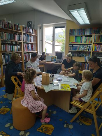 Pravljična urica v Občinski knjižnici Tabor