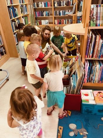 Obisk otrok v Občinski knjižnici Tabor