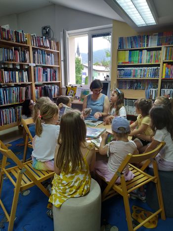 Pravljična urica v Občinski knjižnici Tabor