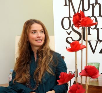 Valentina Plaskan v Občinski knjižnici Polzela