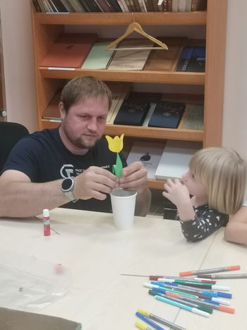 Kamišibaj in Leteča hišica na pravljični uri v žalski knjižnici