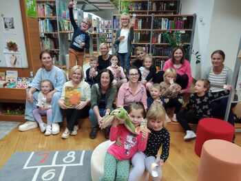 Prisluhnimo pravljici v Občinski knjižnici Polzela
