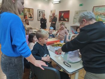 Večer ustvarjanja v Občinski knjižnici Polzela Večer ustvarjanja v Občinski knjižnici Polzela