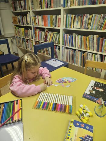 Pravljična ura z ustvarjalno delavnico v Grižah