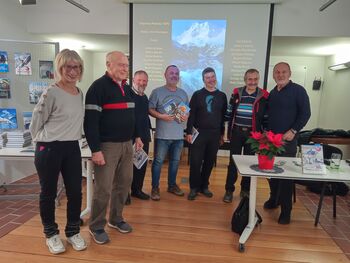 Potopisno predavanje in predstavitev knjige Vikija Grošlja