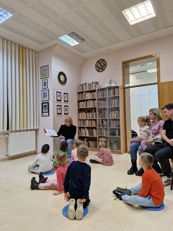 Pravljična ura v Občinski knjižnici Žalec Pravljična ura v Občinski knjižnici Žalec