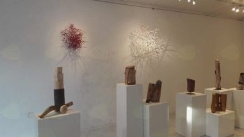 Kiparska razstava 'Govorica lesa' v Lični hiši