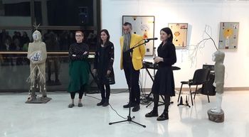 Polona in Anja razstavljata v Sežani Polona in Anja razstavljata v Sežani