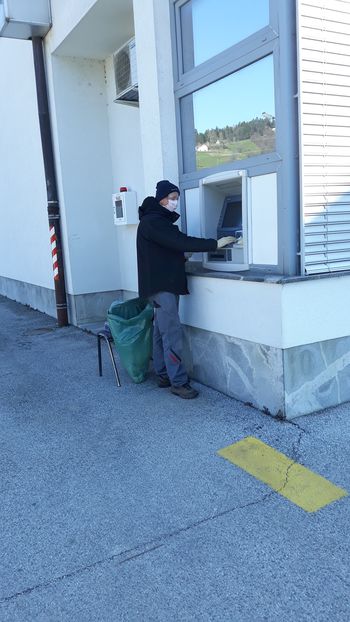 Razkuževanje bankomatov