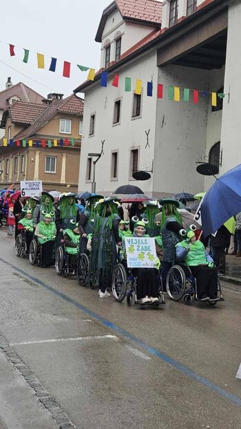 GLEDALIŠČE IN VESELE ŽABE