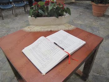 Vpis otrok v zlato knjigo in knjigo dosežkov