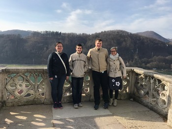 UČENCI OŠ ANE GALE SEVNICA NA OBČINSKEM OTROŠKEM PARLAMENTU