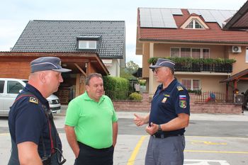 Minister za obrambo Marjan Šarec obiskal Občino Vojnik, ob obisku zagotovil nadaljnjo pomoč vojske na terenu.