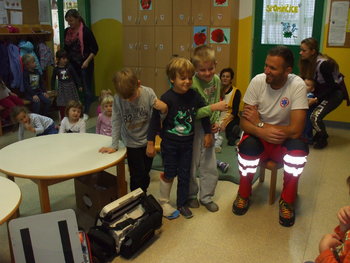 Reševalci na obisku v vrtcu Cirkovce