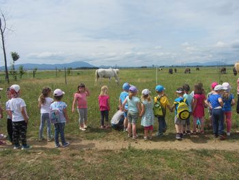 Otroci iz vrtca iz Selc na obisku v Cirkovcah