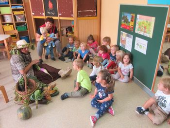 Tetka Jesen na obisku v Vrtcu Cirkovce