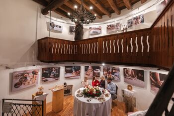 Potica kot simbol prazničnega povezovanja Potica kot simbol prazničnega povezovanja