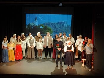 MUZIKAL ČRNA ŽENA SE POSLAVLJA