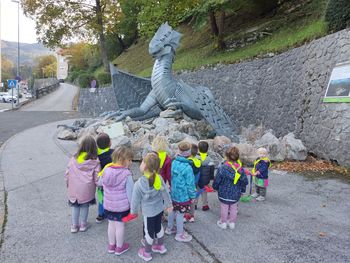 JESENSKE NOVICE IZ IGRALNICE PRI VIDKU IN NJEGOVI SRAJČICI