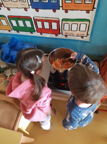 V Vrtcu             Tržič se zavedamo, da hrana ni za tjavendan