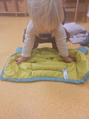 Le kako naj se oblečem in obujem sam?