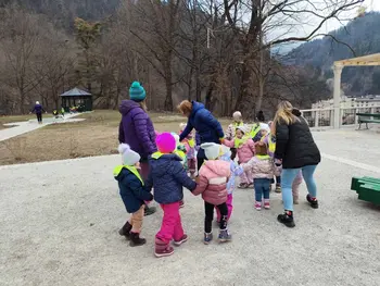 Pomladni pozdrav iz Vrtca Tržič: »Ptičja ohcet po naše«