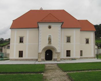 Umetniško doživljanje našega kraja skozi naravno dediščino in fotografska razstava