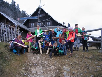 BLEJSKI KOZOROGI MALO TU IN MALO TAM BLEJSKI KOZOROGI MALO TU IN MALO TAM