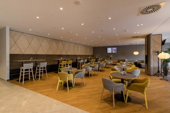 Prenovljena Kavarna Park na Bledu