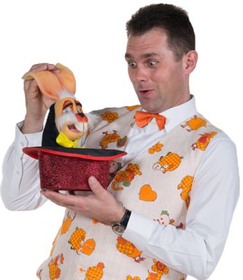 Koronavirus: Otroci ne morejo do čarovnika, zato pride čarovnik k njim!