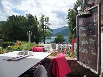 V ponedeljek se odpirajo vrtovi lokalov