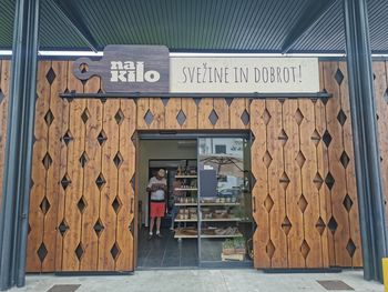 Bled bogatejši za trgovino brez embalaže