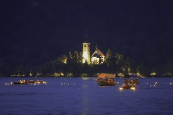 Dogodek Vino ob jezeru zaradi vremena prestavljen