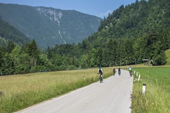 Popolne zapore cest v Radovno, Krmo in Kot