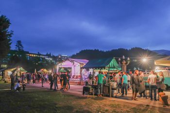 Na promenadi zbrali 3.370 evrov Na promenadi zbrali 3.370 evrov