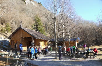 Silvestrovanje pri koči na Mali gori